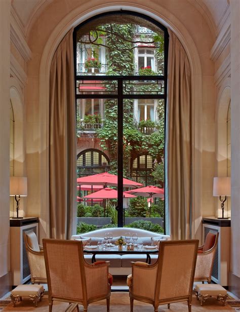 Hotel Plaza Athenee Paris