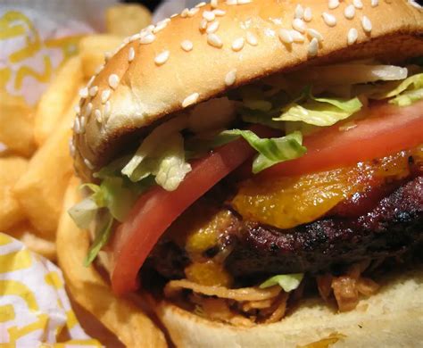 Red Robin BBQ Bacon Burger Recipe - Red Robin Recipes