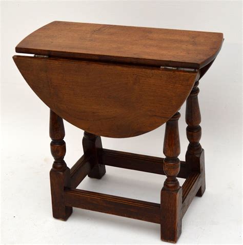 Small Antique Solid Oak Drop Leaf Occasional Table - Antiques Atlas