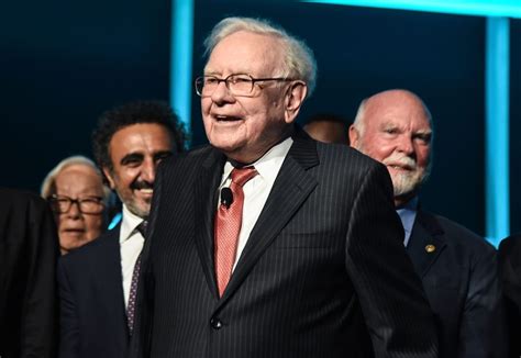 Berkshire Hathaway cash pile hits record $157.2 billion | Fortune