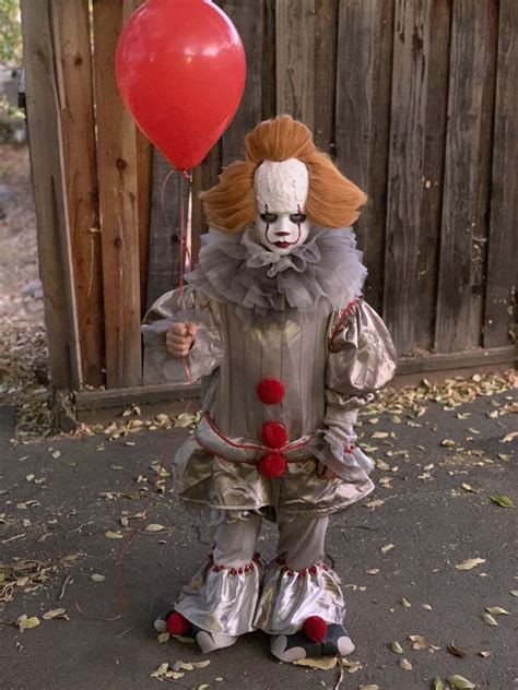 Pennywise Costume Child | Pennywise halloween costume, Scary kids costumes, Scary kids