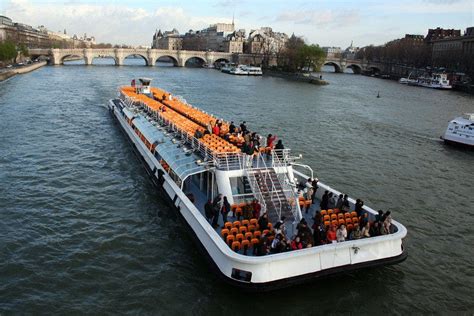 Bateaux Mouches: Paris Restaurants Review - 10Best Experts and Tourist Reviews