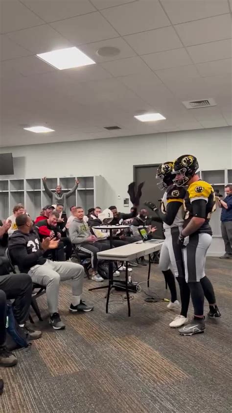 VIDEO: Pittsburgh Maulers react to new uniform for 2023 USFL season in ...