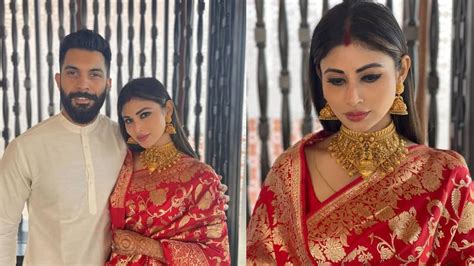 New bride Mouni Roy wears red Banarasi saree, hubby is smitten by Mrs ...