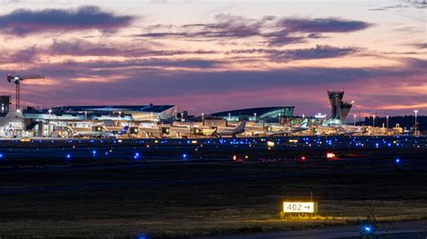 Helsinki Vantaa Airport (HEL/EFHK) | Arrivals, Departures & Routes ...