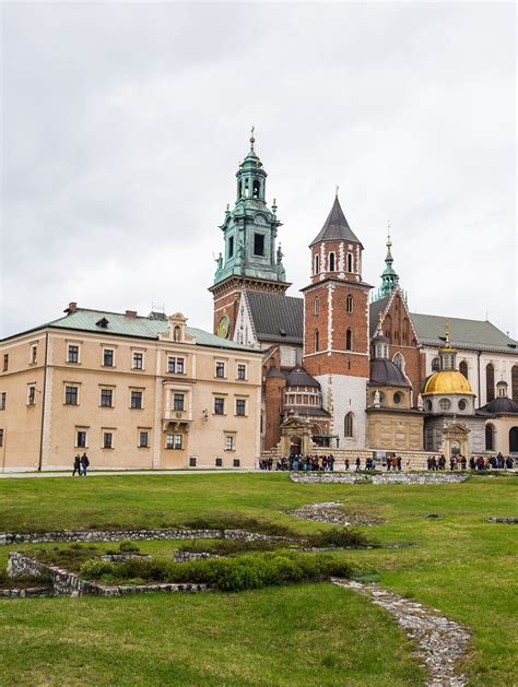 Touring Krakow- Wawel Castle and Cathedral