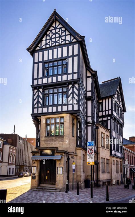 Tudor leicester architecture building hi-res stock photography and ...