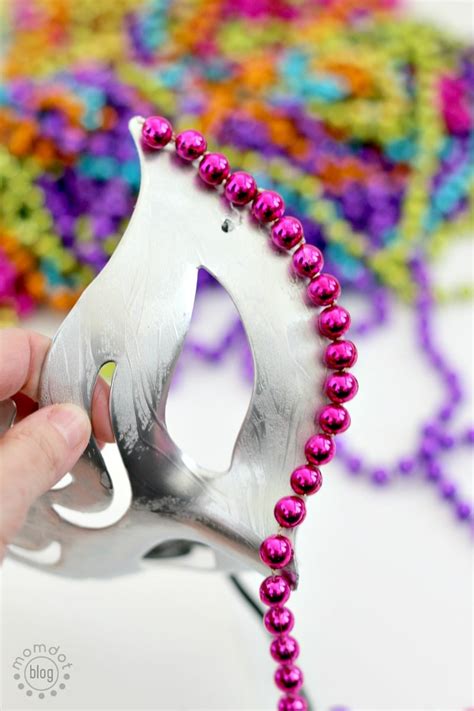 DIY Mardi Gras Mask