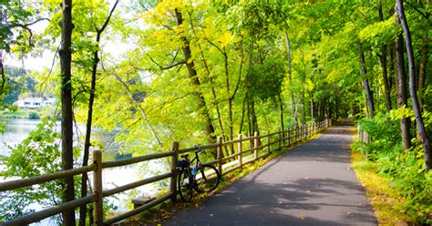 Connecticut Explorer: Top 5 Paved Bike Trails in Connecticut