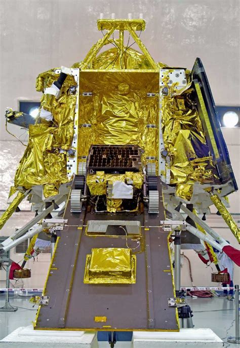 Chandrayaan-2 Pragyan rover Vikram lander (ISRO) 1 crop (c) - TESLARATI