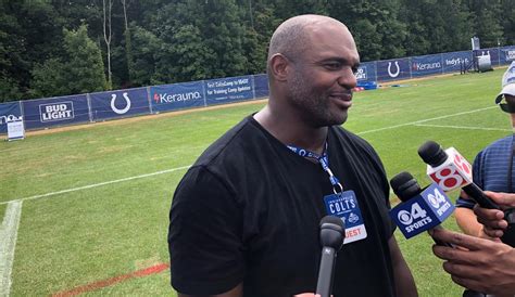 Dwight Freeney brings voice of experience to Colts camp | Fox 59