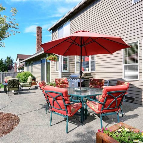 Guide to Buying the Perfect Patio Umbrella| Family Handyman