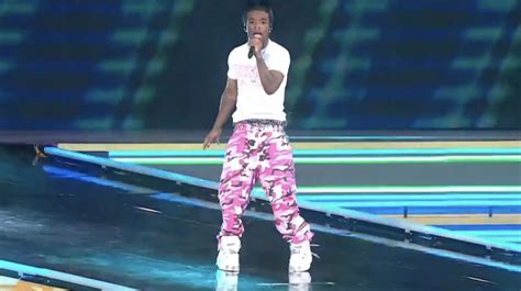 Watch: Lil Uzi Vert Lights Up WWE Wrestlemania 39 with ‘Just Wanna Rock’ Performance - Unmuted ...