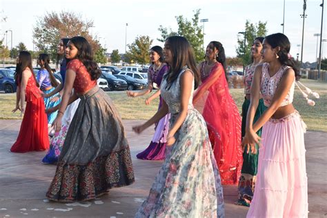 Club celebrates holiday, spreads love of South Asian culture – Eagle Nation Online