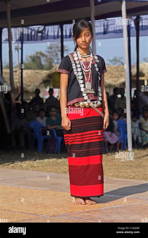 Arunachal pradesh adi tribes hi-res stock photography and images - Alamy