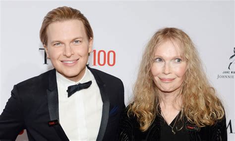 Mia Farrow Embarrasses Her Son Ronan Farrow In Hilarious Twitter Exchange