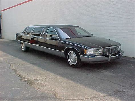 1996 Cadillac Fleetwood - Information and photos - MOMENTcar