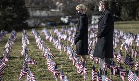 Kentucky remembers COVID-19 deaths with statehouse ceremony ...