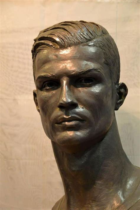 Ronaldo, Cristiano ronaldo, Ronaldo statue