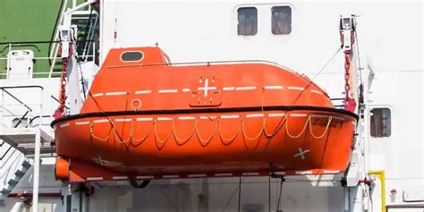 What Types Of Lifeboats Are Used On Ships? | Casual Navigation