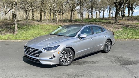 First drive review: 2020 Hyundai Sonata Hybrid is a high-mpg sun-seeker