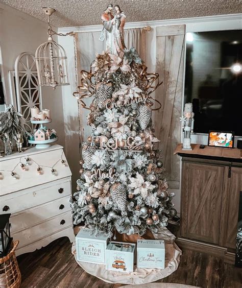 47 Stunning Christmas Tree Decor Ideas To Try Out For 2023