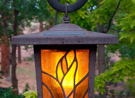 Top 5 Decorative Outdoor Hanging Solar Power Lanterns 2021 - Cozy Minds