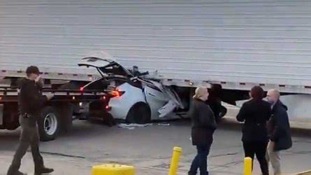 A Tesla Model 3 Hits An Electric Bike Then Crashes In China