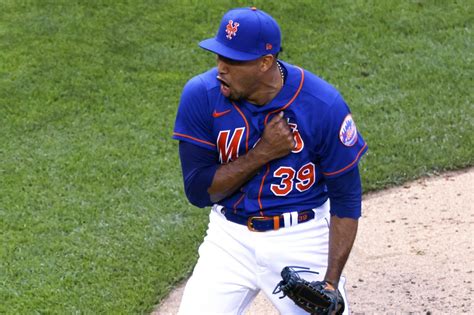 Mets, star closer Edwin Diaz agree to record $102M contact - UPI.com