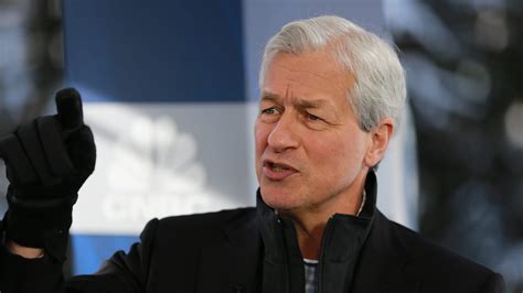 Jamie Dimon, fed up with Zoom calls, says office commuting is returning