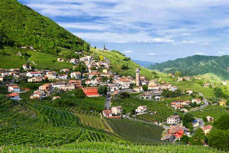 Best Small Towns To Visit In Northern Italy For Food - Thrillist