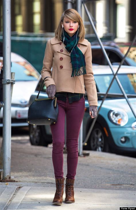 Taylor Swift Wears Skinny Jeans And Boots While Strolling In NYC | HuffPost