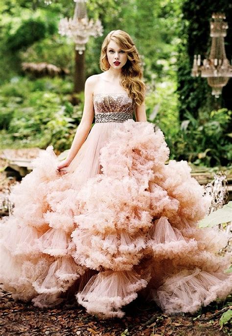 Taylor Swift in gorgeous Christian Siriano gown | Fairy wedding dress ...