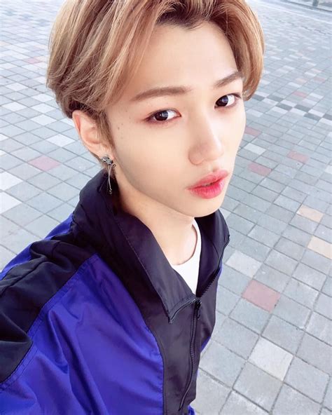 Stray Kids on Instagram: “스테이!!!! 요새 많이 추워서, 꼭 따뜻하게 입어야해용~~~~~~ Stay! It’s getting cold these ...