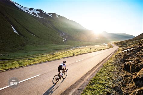 The perfect Swiss road biking tour to experience all the best passes