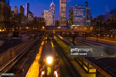 227 Chicago Metra Train Stock Photos, High-Res Pictures, and Images ...