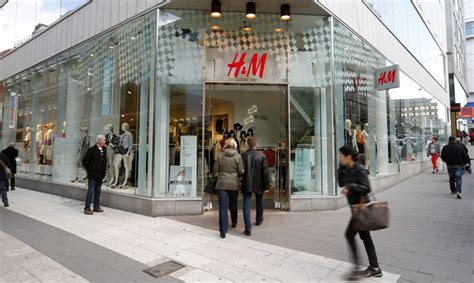 H&M Eyes Internet and Store Expansion to Counteract Profit Plunge