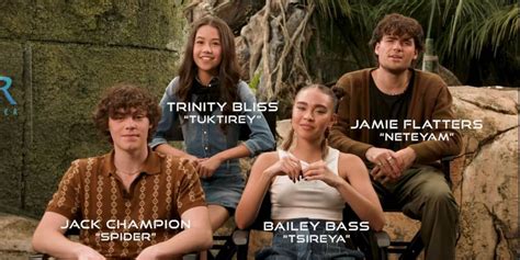 The Cast of 'Avatar' Have a Special Message for Disney Cast Members ...