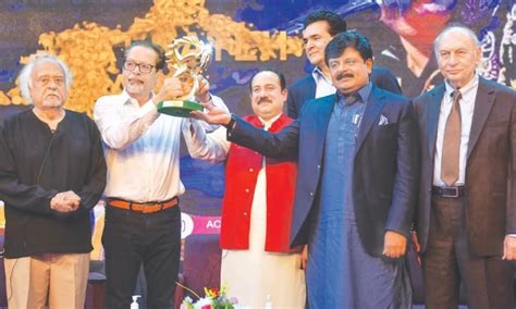 Rahat Fateh Ali Khan given lifetime achievement award - Newspaper - DAWN.COM