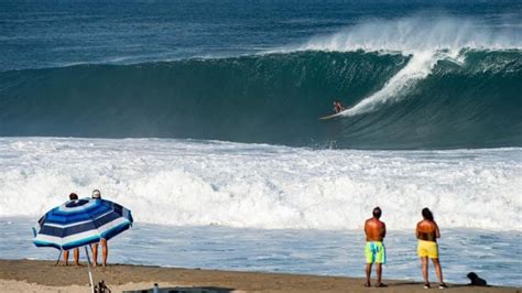 Surfing Puerto Escondido PERFECT Barrels 2021 - YouTube