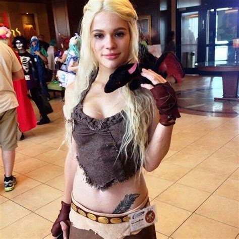 9 Hot Khaleesi Costumes That Will Make You Want to Bend the Knee ...