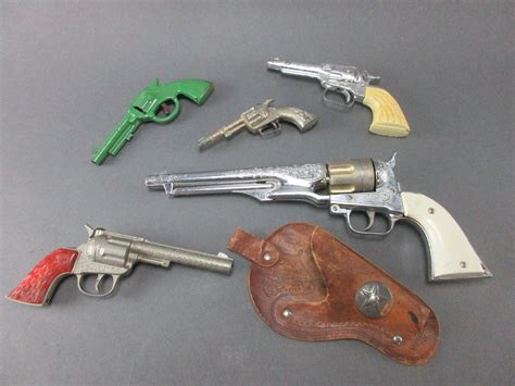 5 Toy/Cap Guns- Holster