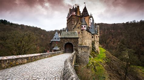 Eltz Castle Full HD Wallpaper and Background Image | 2560x1440 | ID:541877