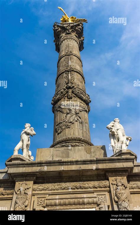 Hero statues, Angel of Independence Monument, Mexico City, Mexico ...