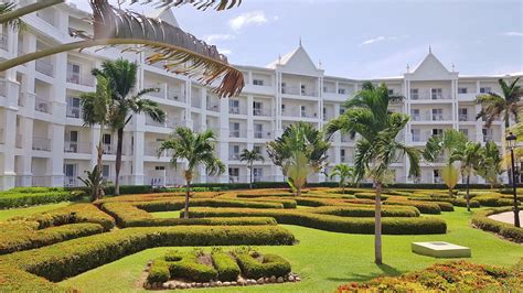 Travel: Riu Ocho Rios Jamaica Hotel Review - Victoria's Vintage Blog