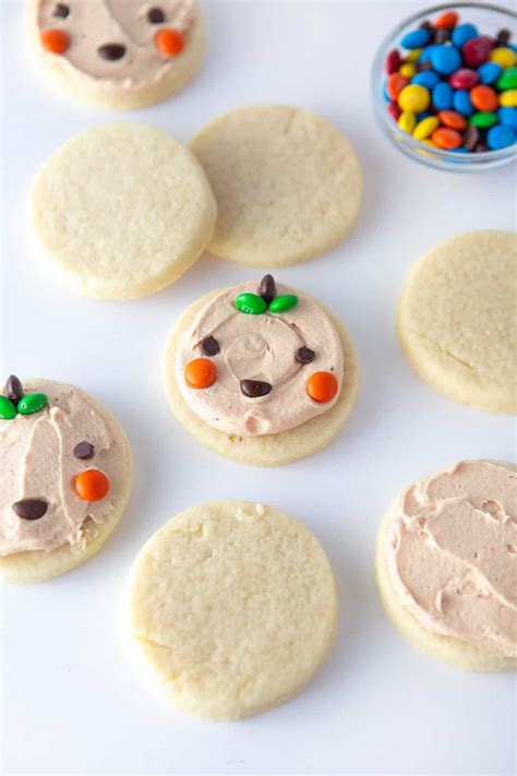 Easy Halloween Pumpkin Cookies - Design Eat Repeat