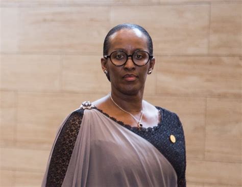 Jeannette Kagame yasabye urubyiruko kwirinda kuba ba ntibindeba - Kigali Today