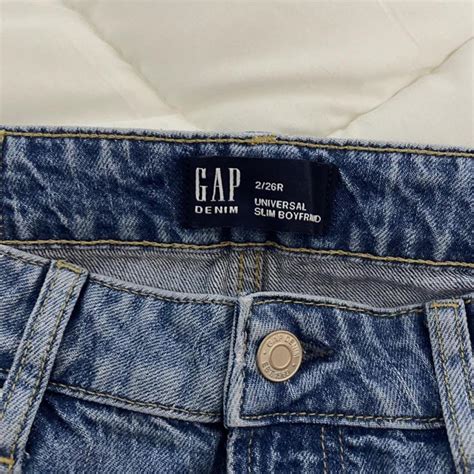 Gap Boyfriend Mid Waist Jeans Size 2/26 R Never Worn - Depop