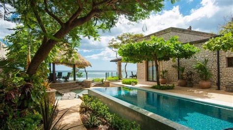 Casa Roca | Luxury beachfront Villa | Tamarindo Villa