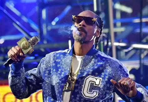 Snoop Dogg Quits Smoking: Hip-Hop Star Announces End of Smoking Habit